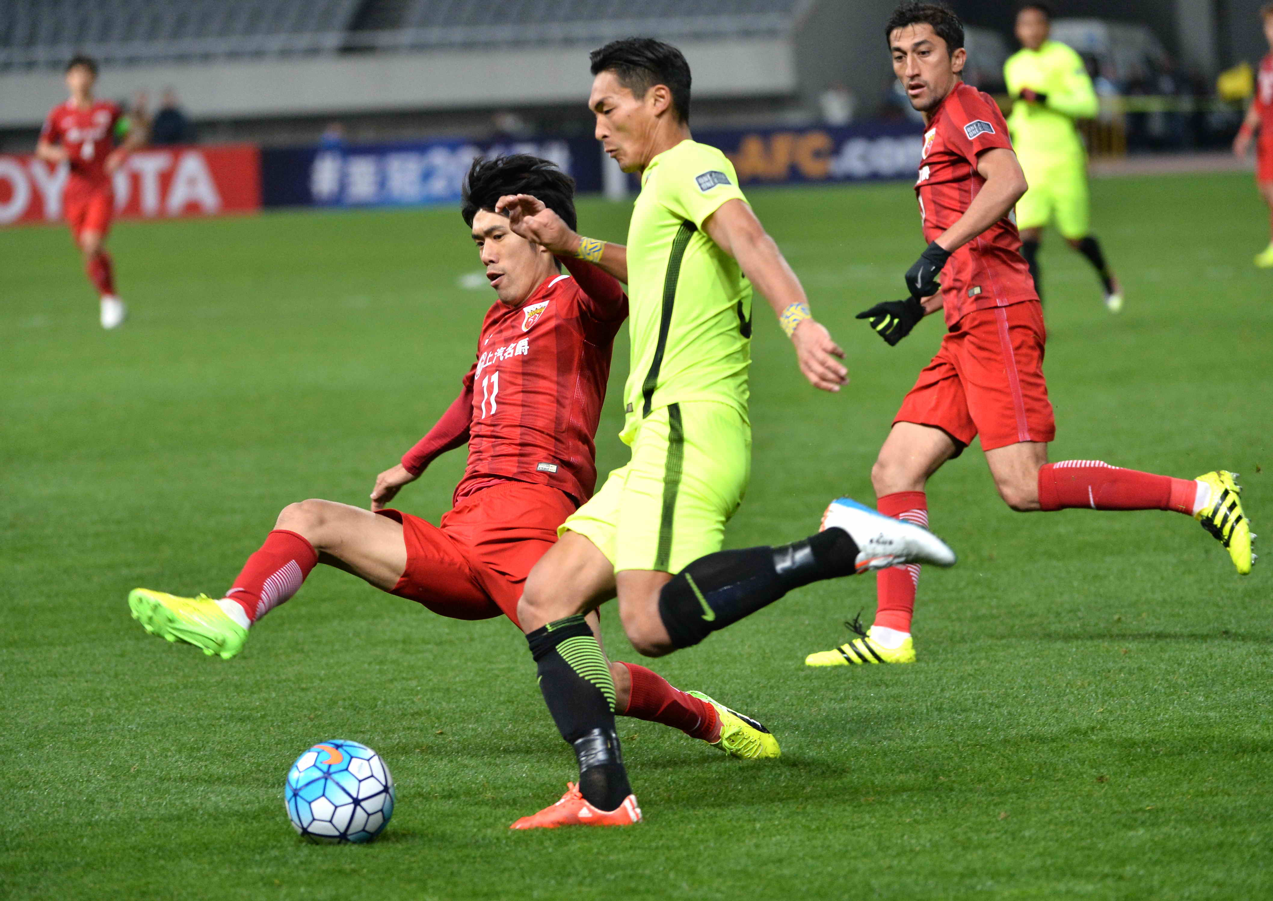 上海上港亚冠比赛备受瞩目，团队战斗力引关注的简单介绍