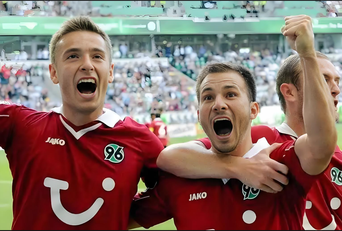 九游体育官方入口-关于无法止步的沙尔克04客场大胜汉堡，连胜可期的信息