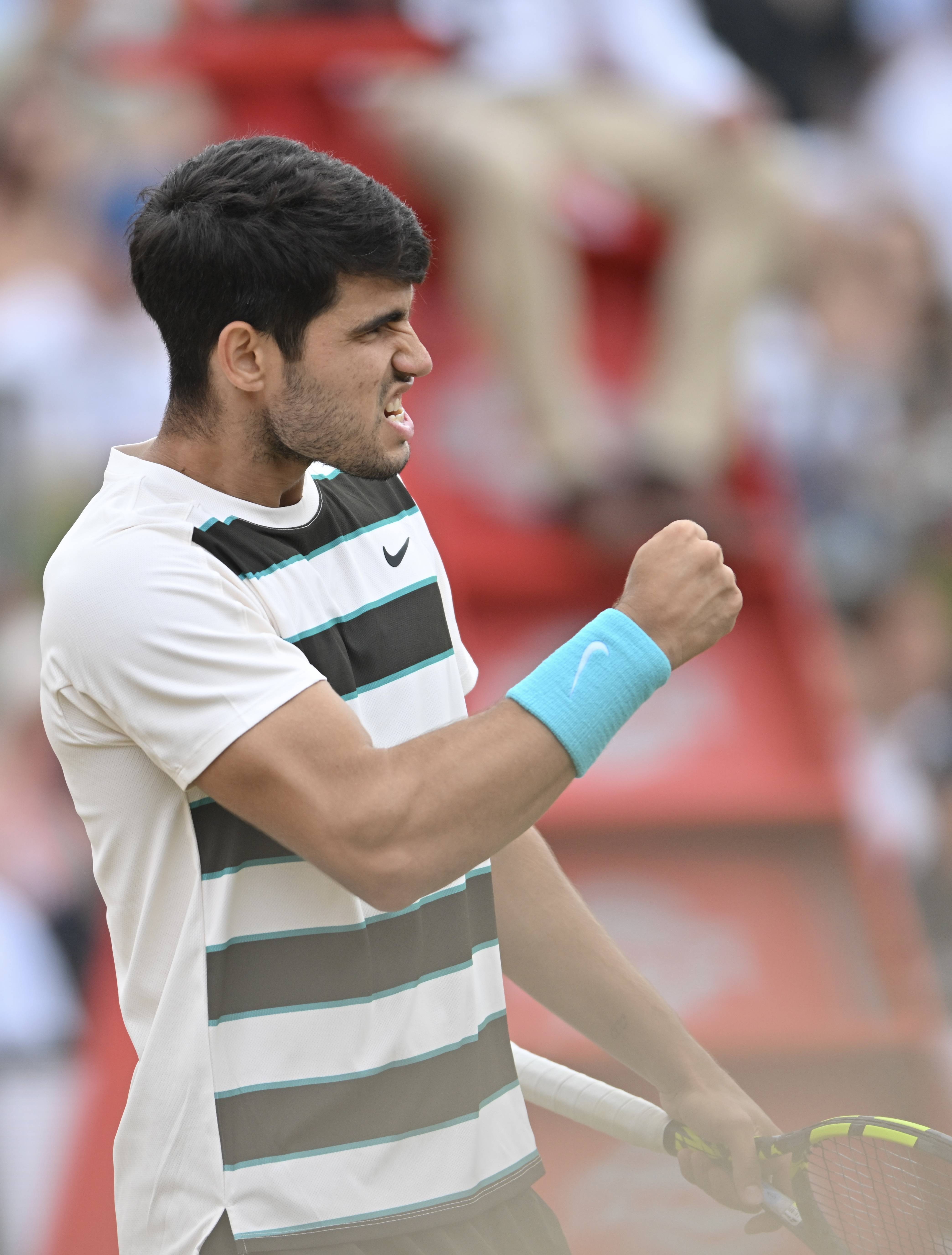 9you娱乐-阿尔希拉尔豪取胜利，国际足球赛事带来惊喜