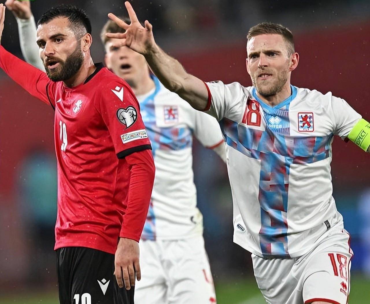 九游娱乐-欧预赛场面火爆，球员斗志昂扬的简单介绍