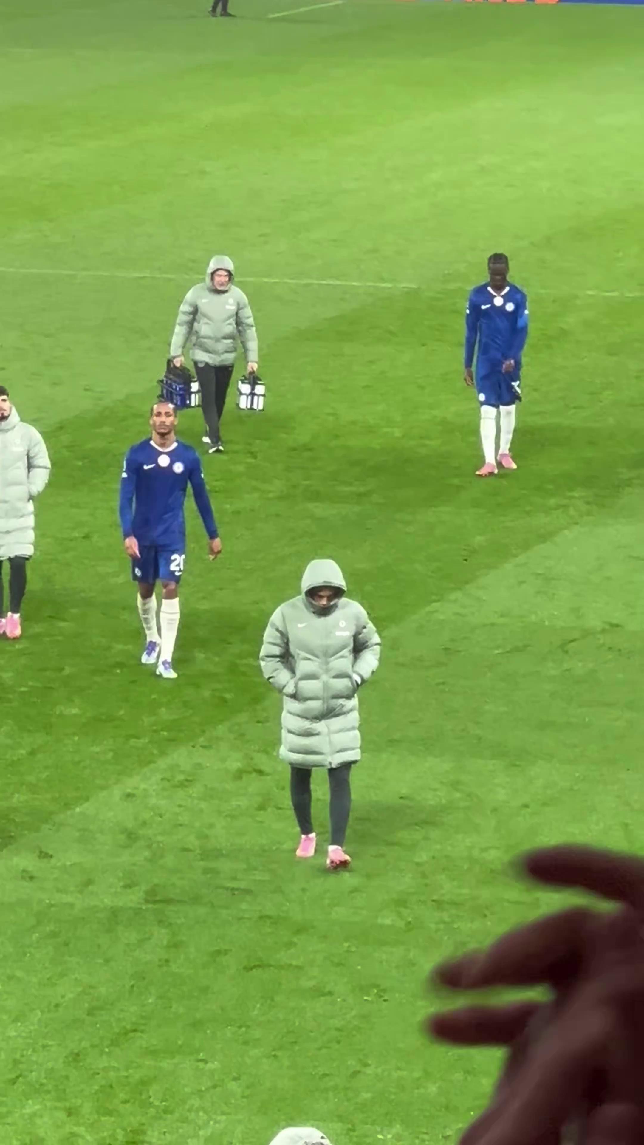 九游VIP-精彩足球盛事拉近球迷和球员的距离的简单介绍