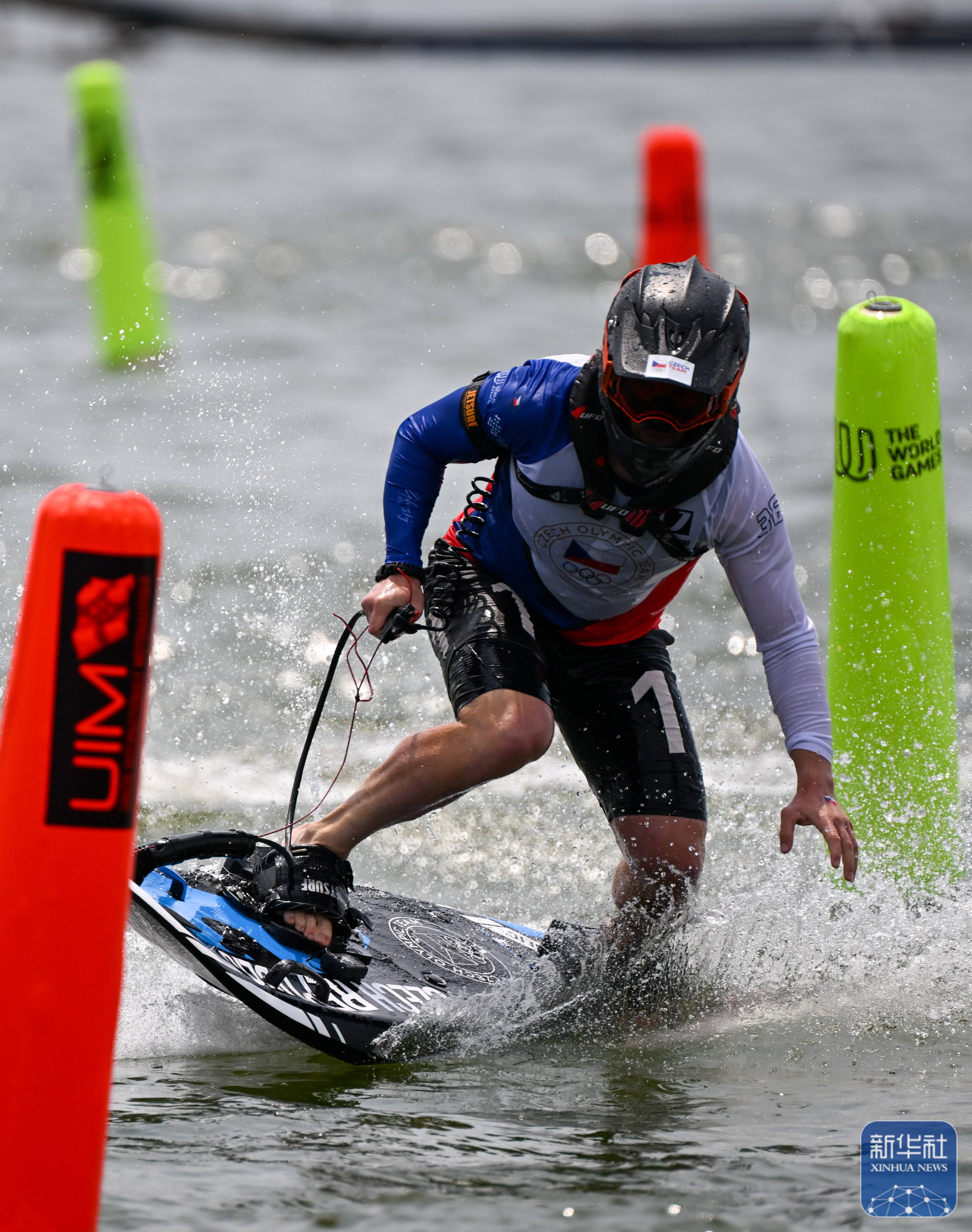 捷克代表团夺得皮划艇比赛冠军