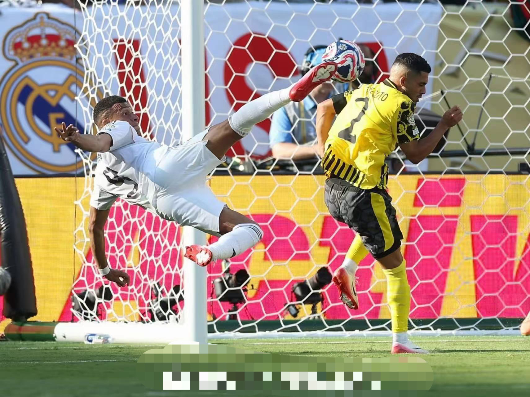 德国逆转那不勒斯，姆巴佩完成帽子戏法