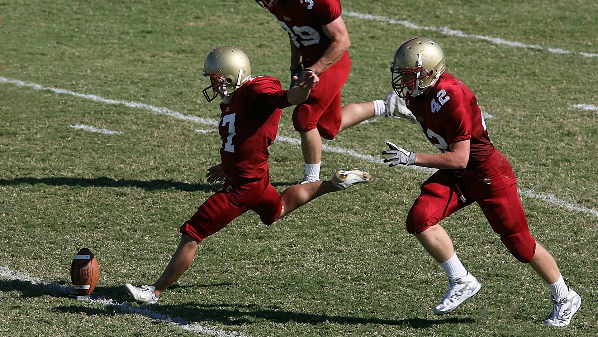 欧冠淘汰赛焦点战，马刺稳稳拿下掘金