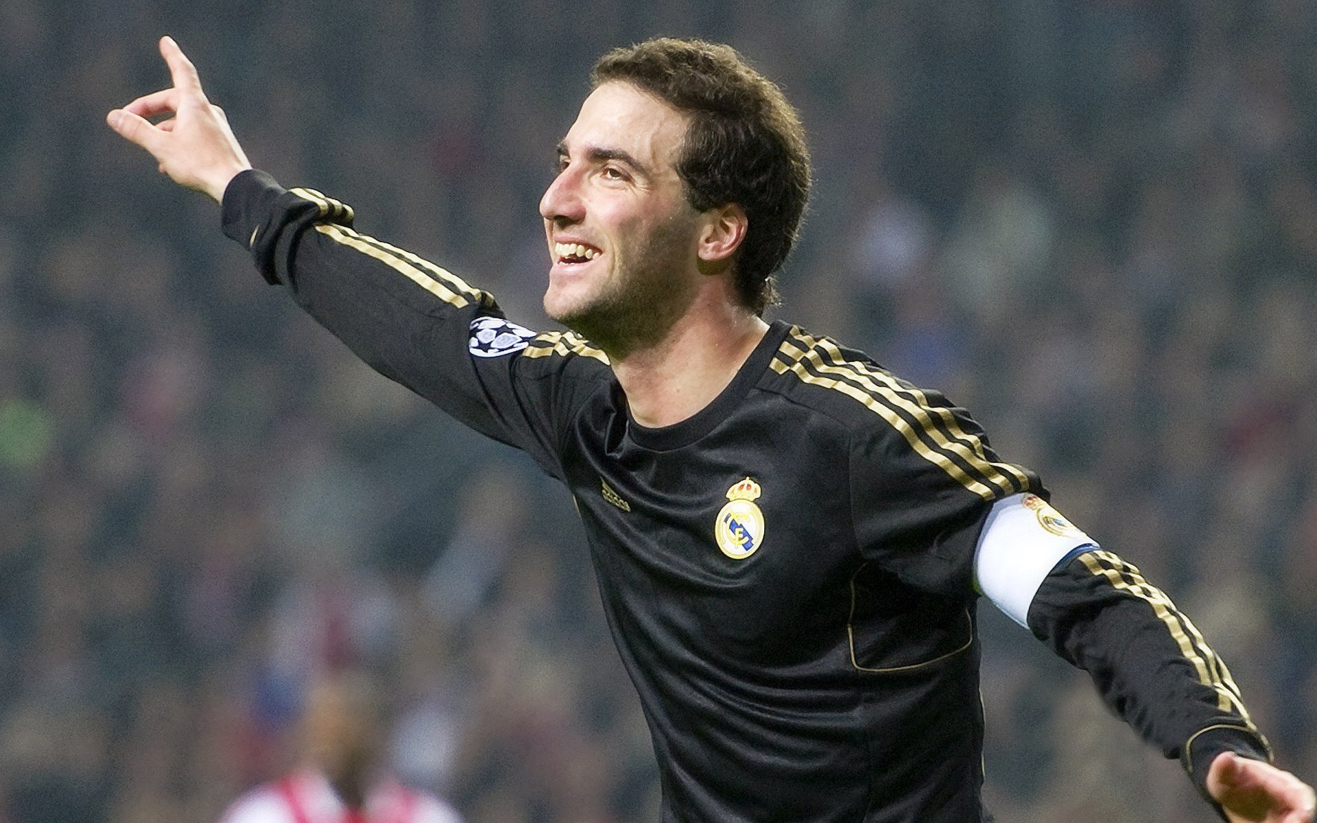 赛道新纪元，皮亚斯特里刷新纪录，红牛车队完胜雷诺